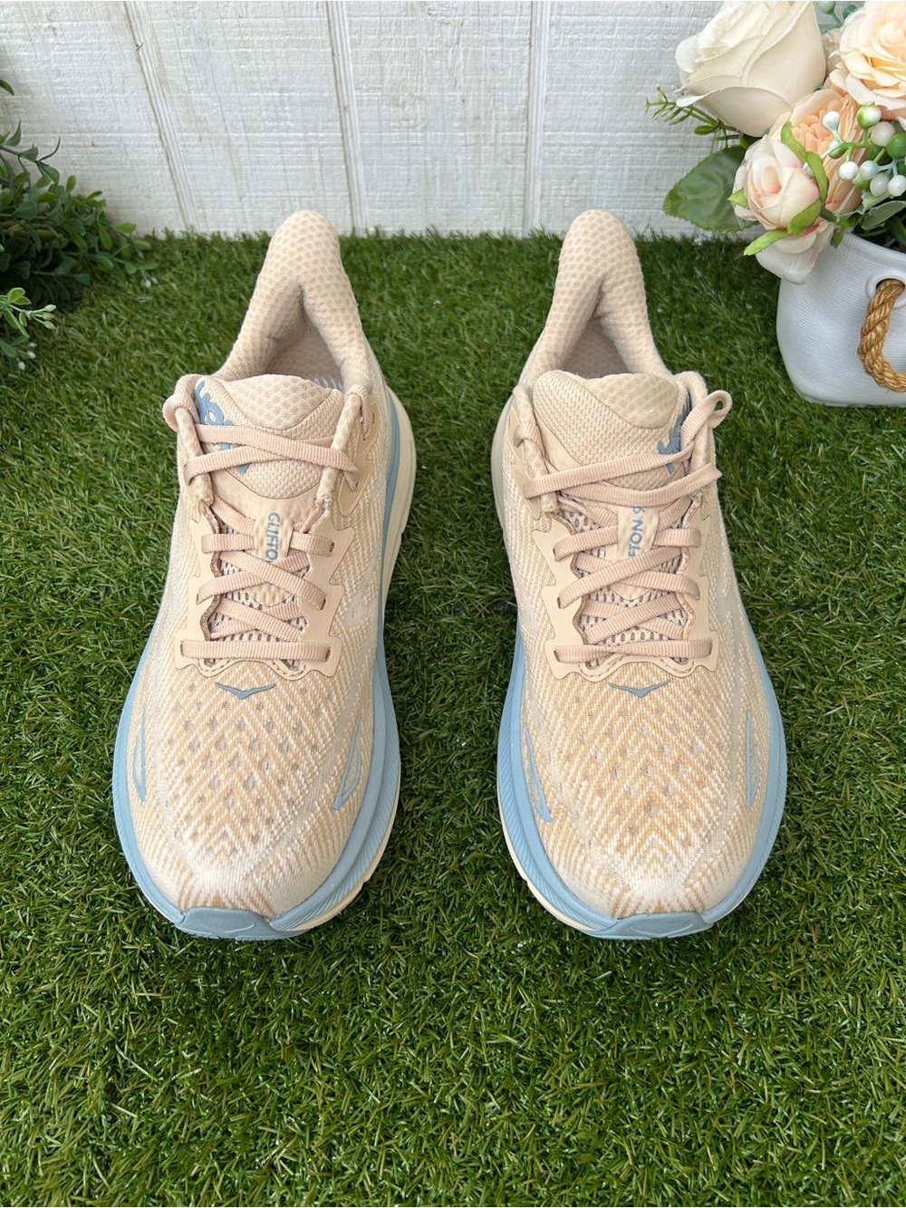HOKA Clifton 9 women | EVERYDAY RUNNING
size 8 gently used Color: Oak / Alabaste - Picture 8 of 16